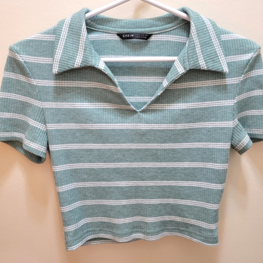 SHEIN Collar Crop Top